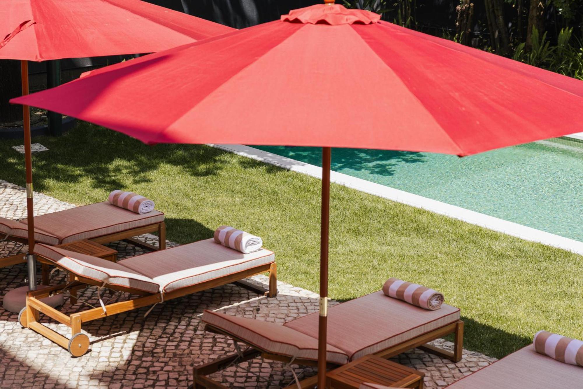 Dear - Valmor Palace Lissabon